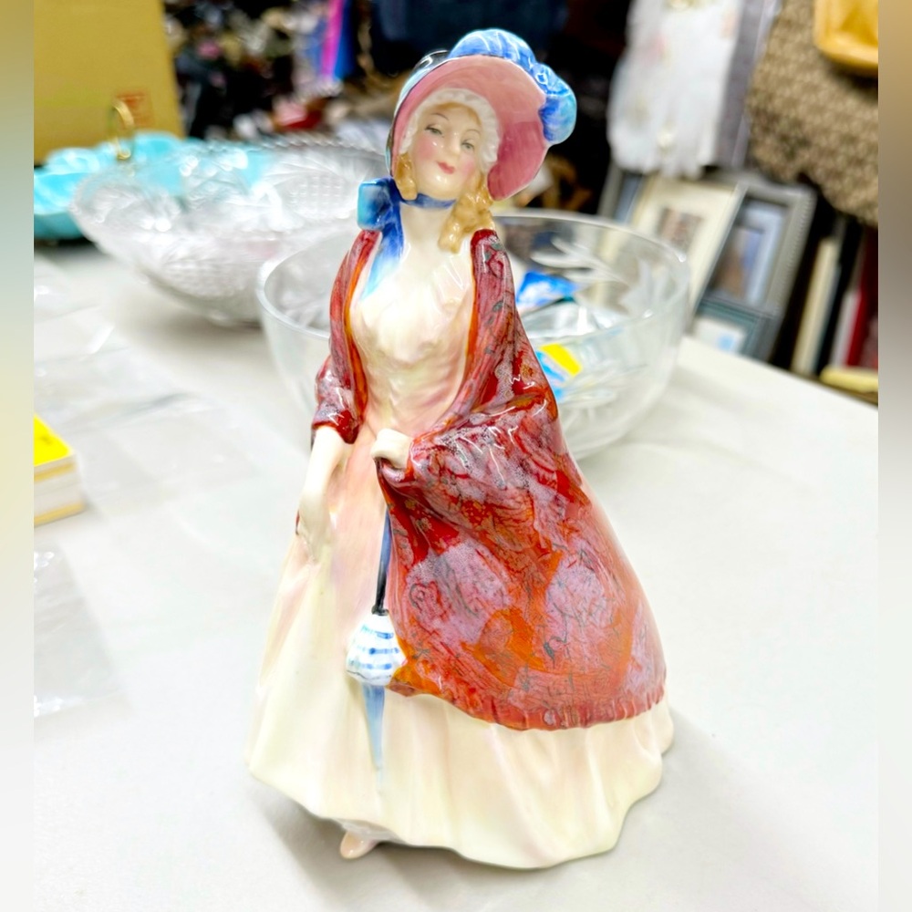 Vintage Royal Doulton Paisley Shawl HN 1987 Bone China Retired Figurine